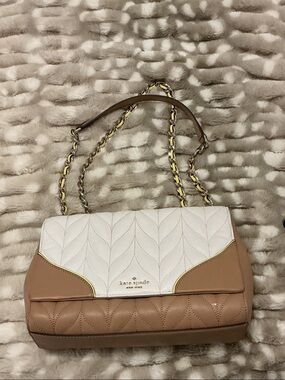 kate spade Two-Tone Cream and Tan Quilted Chain Shoulder Bag